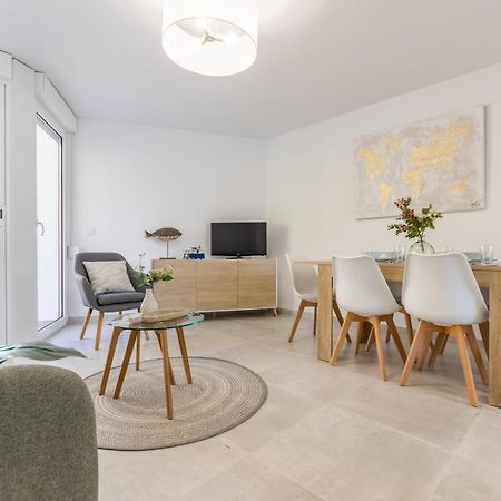 Boooom!!! Apartment With Swimming Pool Салоу Екстериор снимка