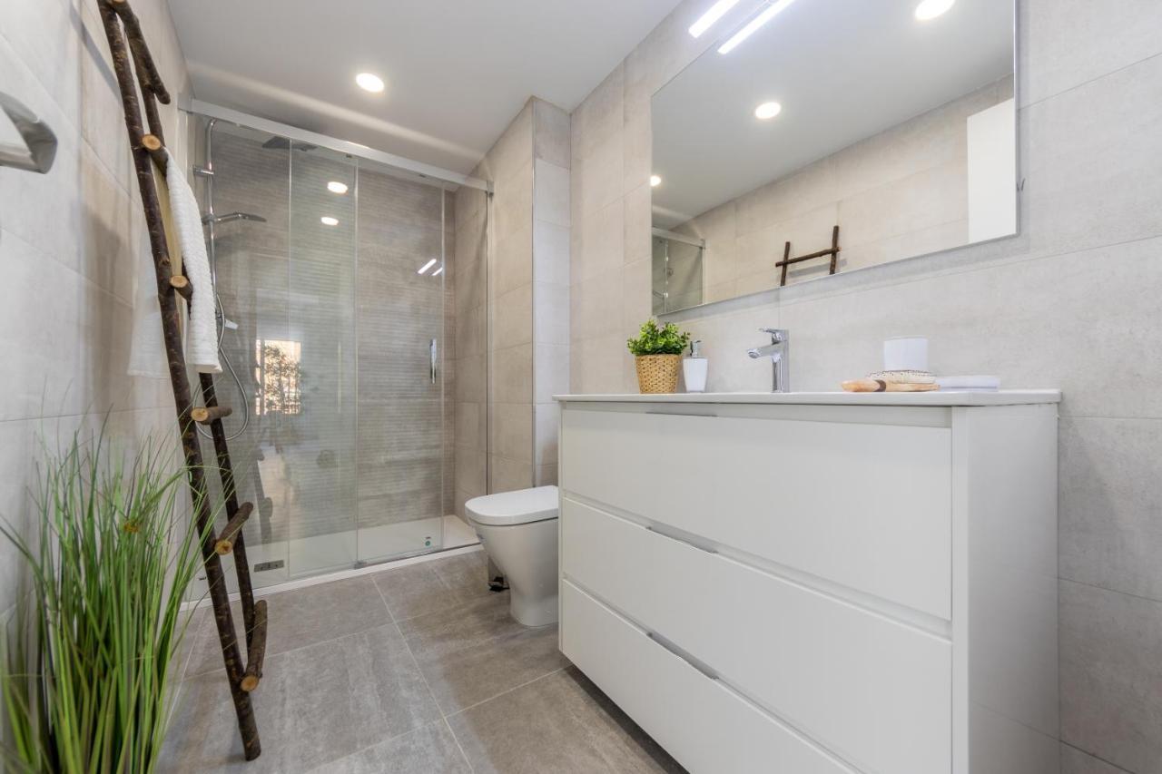 Boooom!!! Apartment With Swimming Pool Салоу Екстериор снимка