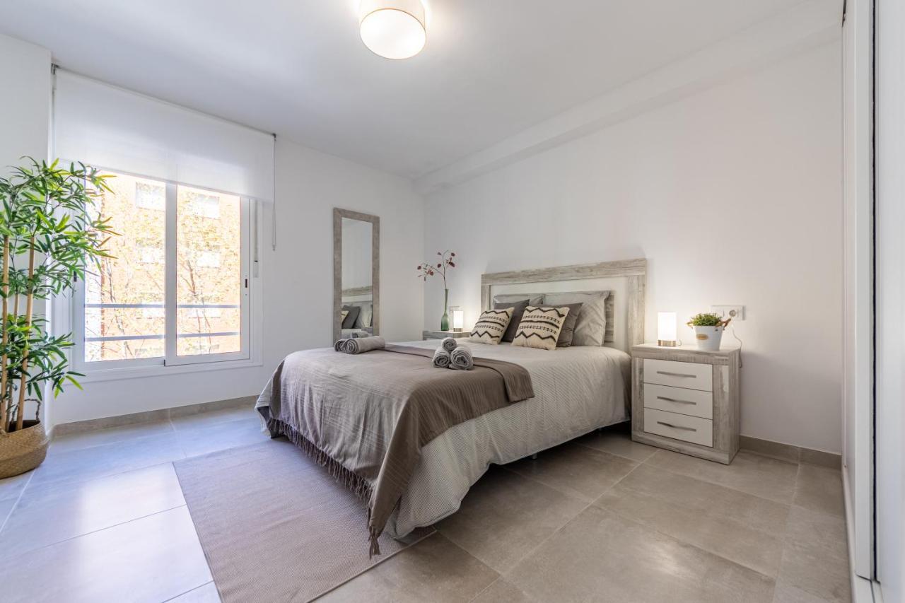 Boooom!!! Apartment With Swimming Pool Салоу Екстериор снимка