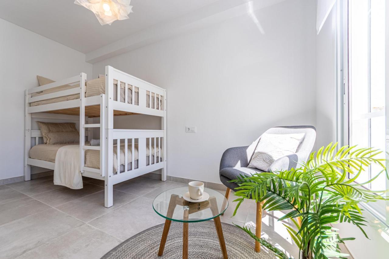 Boooom!!! Apartment With Swimming Pool Салоу Екстериор снимка