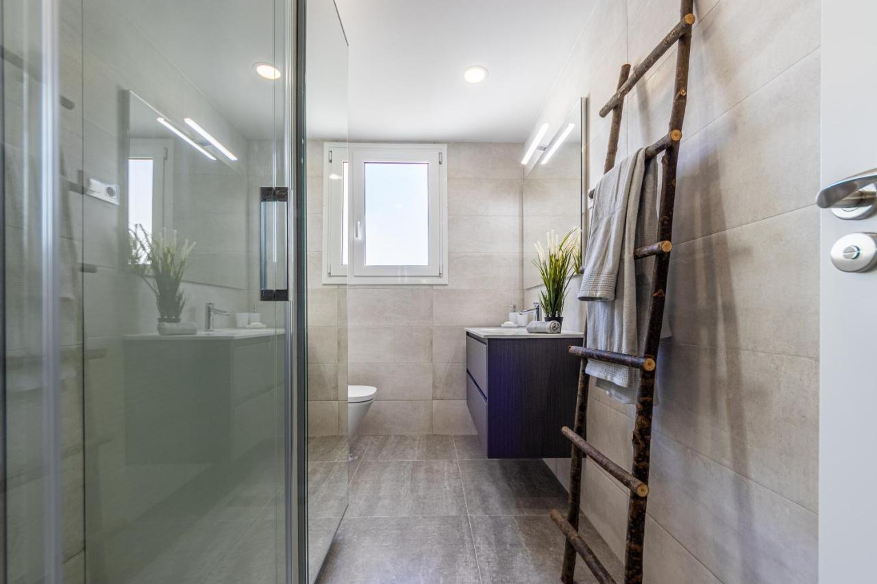 Boooom!!! Apartment With Swimming Pool Салоу Екстериор снимка